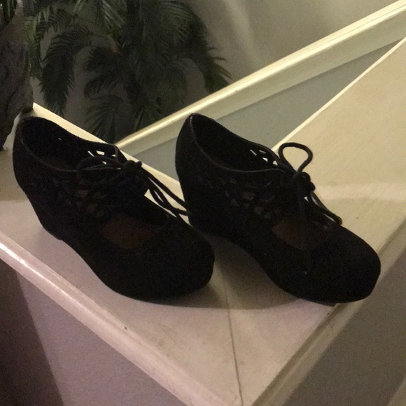 🌷Lil Girls Mary Jane Heels🌷 - Picture 2 of 8